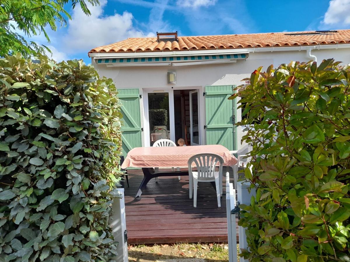 Maisonnette A Deux Pas De La Plage Dans Residence Calme La Tranche-sur-Mer Luaran gambar