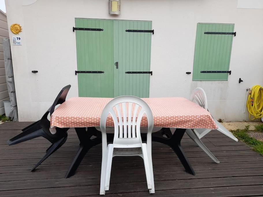 Maisonnette A Deux Pas De La Plage Dans Residence Calme La Tranche-sur-Mer Luaran gambar