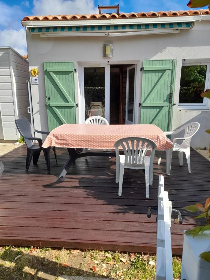 Maisonnette A Deux Pas De La Plage Dans Residence Calme La Tranche-sur-Mer Luaran gambar